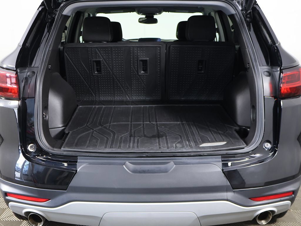 Used 2023 Chevrolet Blazer LT w/ Convenience Package FWD image 17