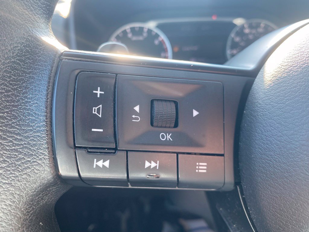 Used 2021 Nissan Rogue S FWD image 24