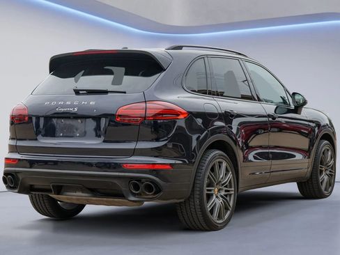 Used 2016 Porsche Cayenne S image 12