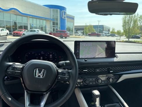 Used 2023 Honda Accord Touring image 17