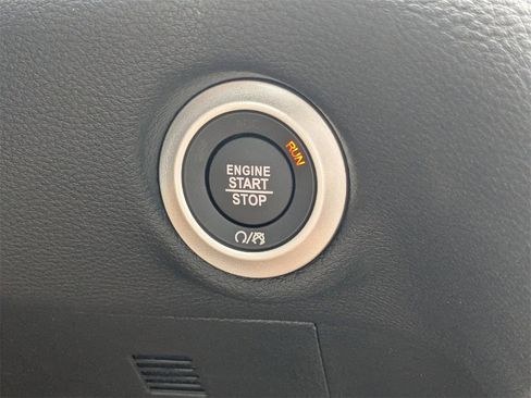 New 2026 Chrysler Pacifica Select image 30