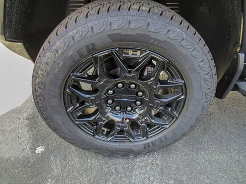 New 2025 GMC Hummer EV 3X w/ LPO, Dark Essentials Package image 14