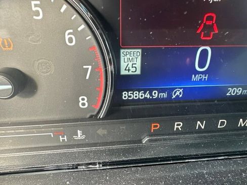 Used 2021 Ford Explorer XLT w/ Equipment Group 202A AWD/4WD image 38