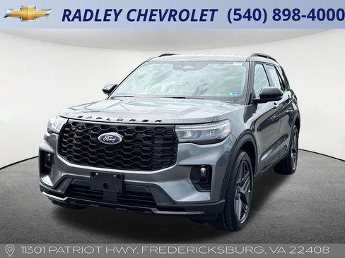 Used 2025 Ford Explorer ST-Line w/ ST-Line Street Pack AWD/4WD image 1