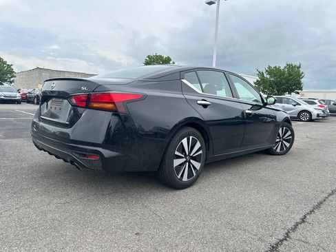 Used 2019 Nissan Altima 2.5 SL FWD image 11