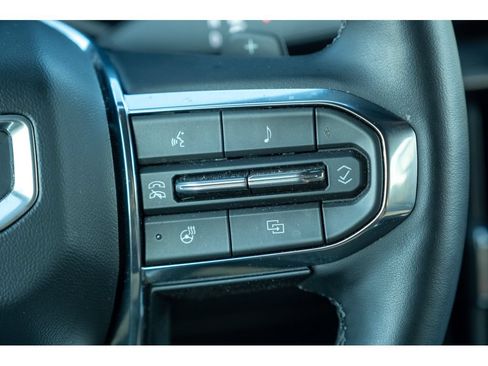 Used 2026 GMC Acadia Elevation w/ Elevation Premium Package FWD image 19