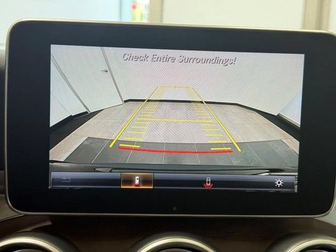 Used 2019 Mercedes-Benz GLC 300 4MATIC image 17