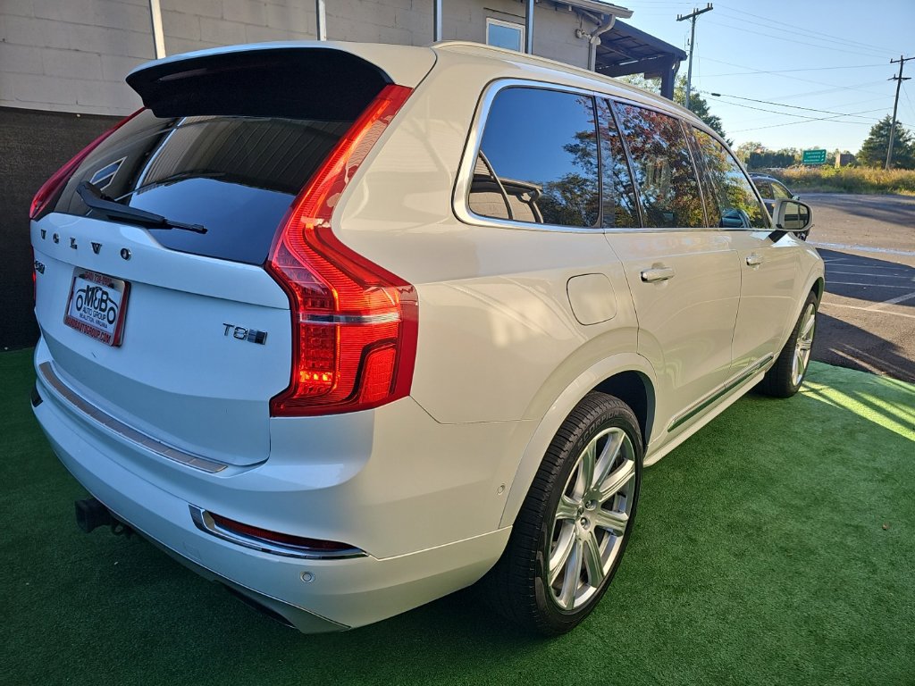 Used 2017 Volvo XC90 T8 Inscription w/ Vision Package AWD/4WD image 3