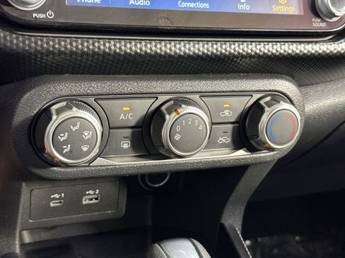 Used 2024 Nissan Kicks SV FWD image 32
