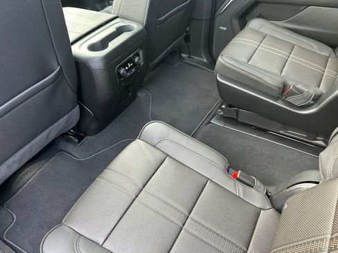 New 2026 Chevrolet Suburban High Country w/ LPO, Illumination Package image 13