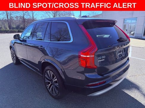 Used 2022 Volvo XC90 T5 Momentum w/ Climate Package image 6