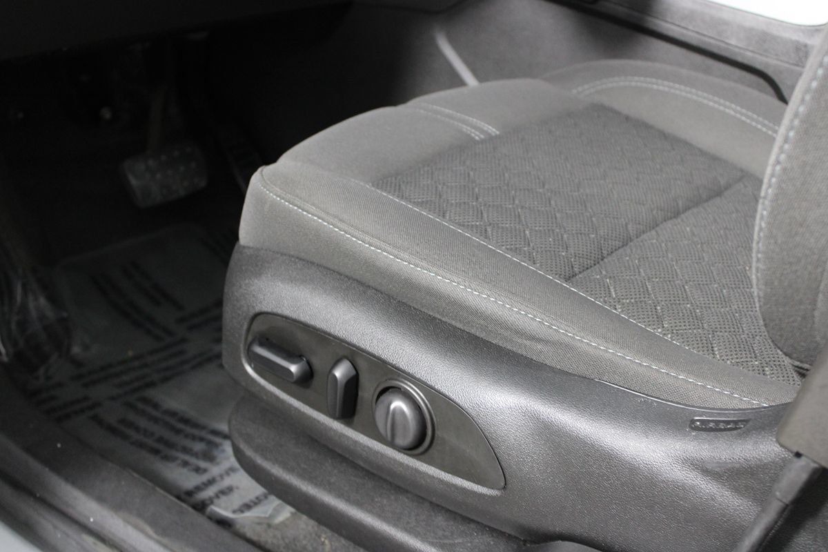 Used 2020 Chevrolet Blazer LT FWD image 8