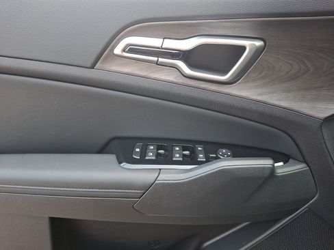 Certified 2025 Kia Sportage X-Line AWD/4WD image 11
