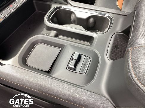 Used 2024 GMC Sierra 2500 AT4 w/ AT4 Premium Plus Package AWD/4WD image 30