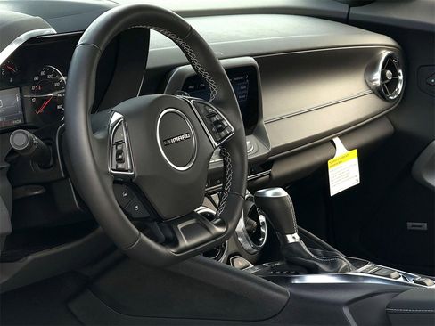 Used 2023 Chevrolet Camaro LT w/ Technology Package image 11