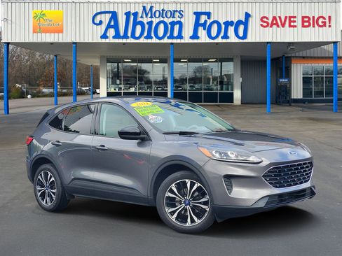 Used 2021 Ford Escape SE w/ SE Sport Appearance Package AWD/4WD image 1