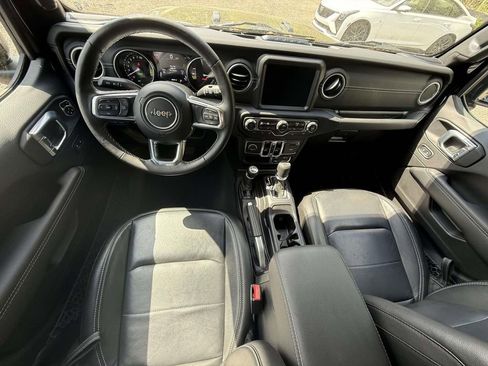 Used 2022 Jeep Wrangler Unlimited Sahara w/ Cold Weather Group image 15