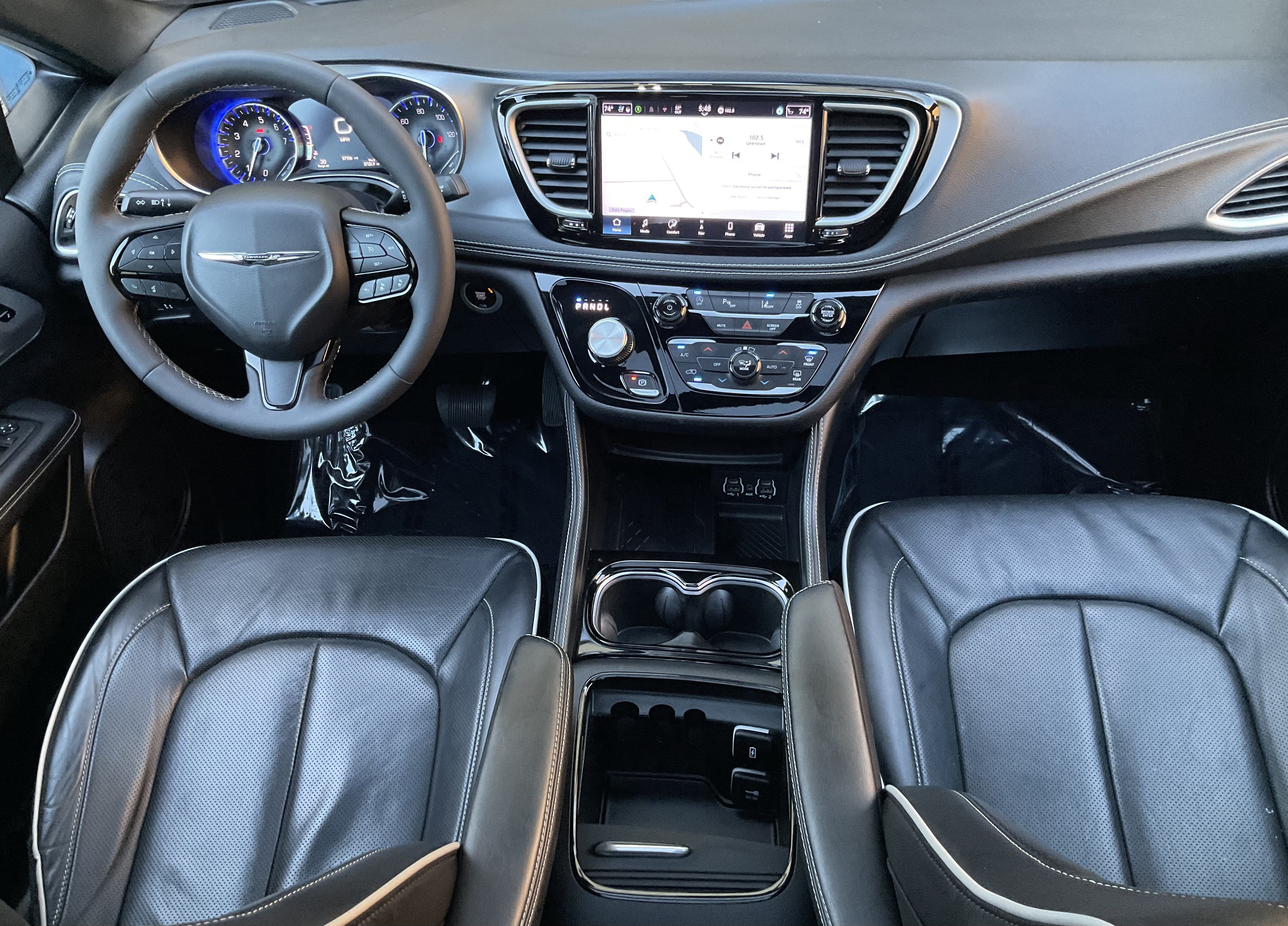 Used 2025 Chrysler Pacifica Limited FWD image 23
