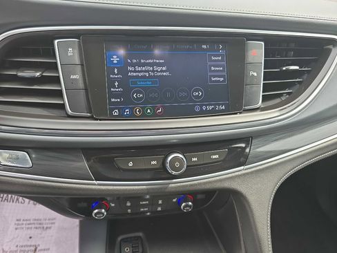 Used 2020 Buick Enclave Essence w/ Sound and Sites Package AWD/4WD image 23