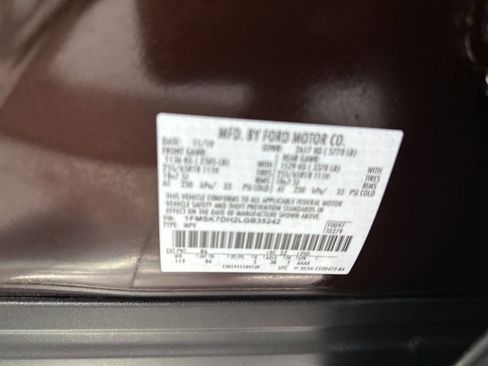 Used 2020 Ford Explorer XLT image 36