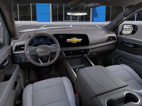 New 2026 Chevrolet Suburban LS RWD image 15