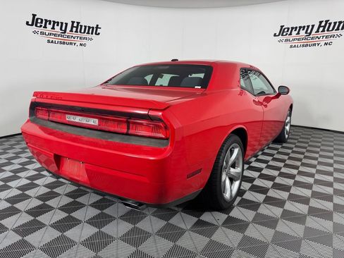 Used 2014 Dodge Challenger R/T RWD image 7