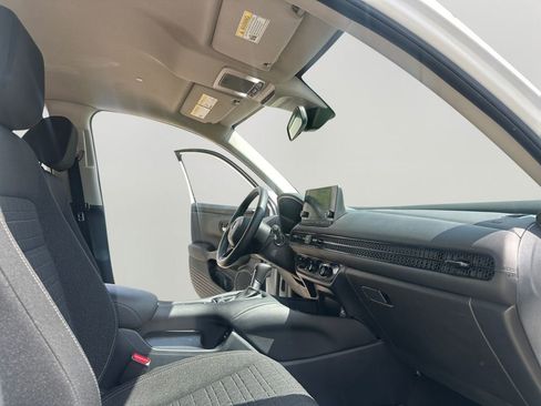 Used 2024 Honda HR-V LX image 11