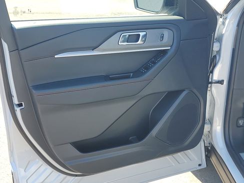 New 2026 Ford Explorer ST-Line w/ ST-Line Street Pack image 10