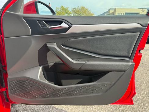 Used 2021 Volkswagen Jetta SE image 16