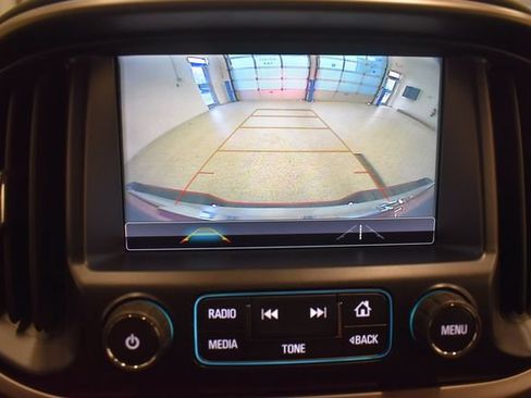 Used 2018 Chevrolet Colorado Z71 AWD/4WD image 8