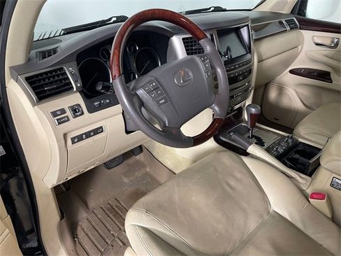 Used 2015 Lexus LX 570 4WD image 3
