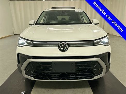 Certified 2025 Volkswagen Taos SEL w/ Black Wheel Plus Package image 5