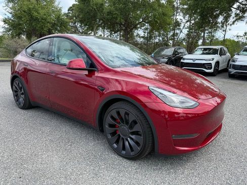 Used 2024 Tesla Model Y Performance image 3