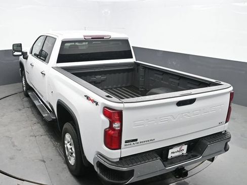 Used 2024 Chevrolet Silverado 2500 LTZ AWD/4WD image 21