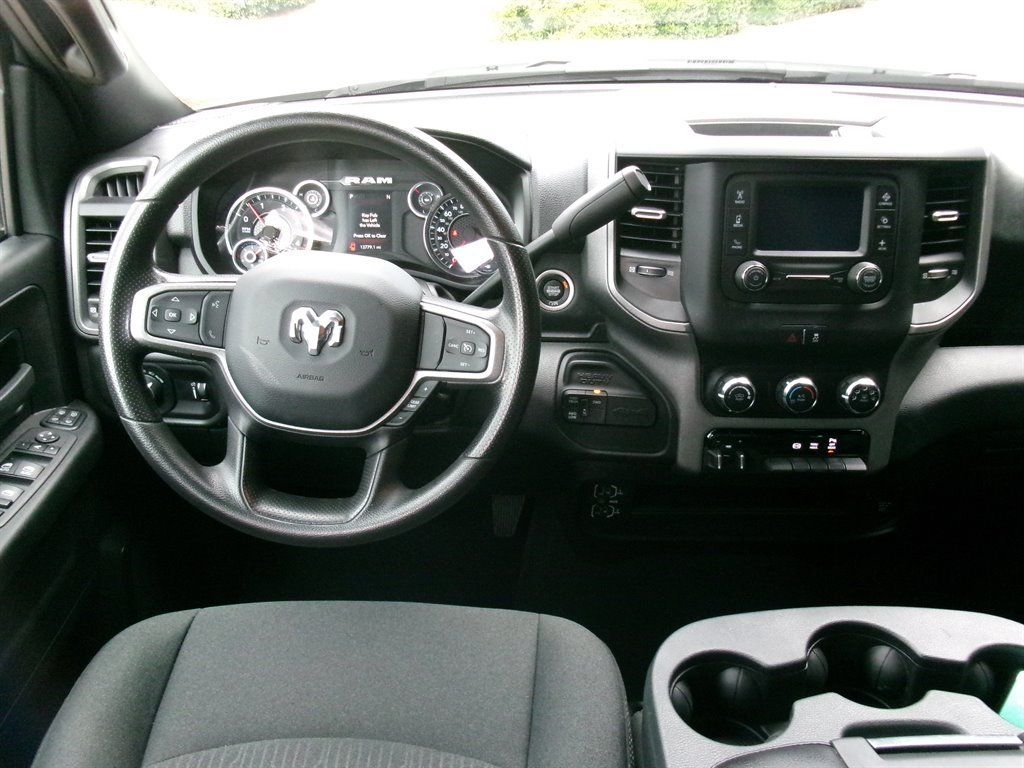Used 2024 RAM 2500 Tradesman w/ Chrome Appearance Group AWD/4WD image 13