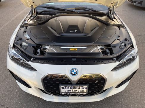 Used 2023 BMW i4 eDrive40 w/ M Sport Package image 31