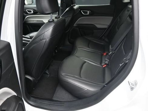 Used 2026 Jeep Compass Limited AWD/4WD image 19