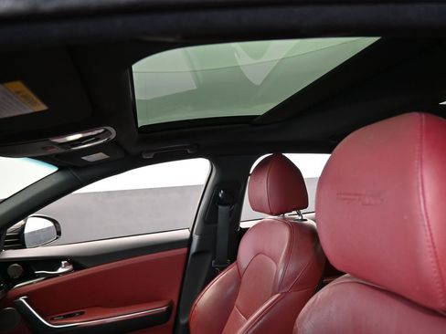 Used 2022 Kia Stinger GT-Line w/ Sun & Sound Package image 11