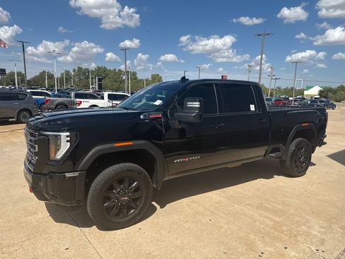 Used 2025 GMC Sierra 2500 AT4 AWD/4WD image 4