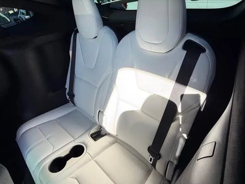 Used 2019 Tesla Model X 75D AWD/4WD image 7