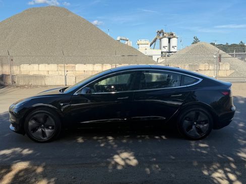 Used 2018 Tesla Model 3 RWD image 8