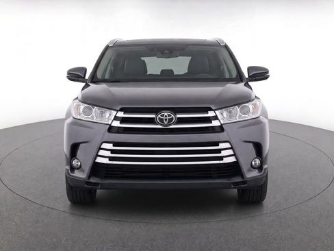 Used 2019 Toyota Highlander XLE FWD image 5