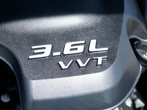 Used 2023 Dodge Challenger SXT RWD image 12
