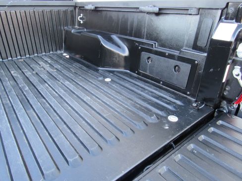 Used 2022 Toyota Tacoma SR image 38