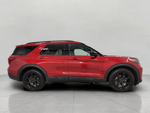 Used 2024 Ford Explorer ST-Line w/ Class IV Trailer Tow Package AWD/4WD image 12
