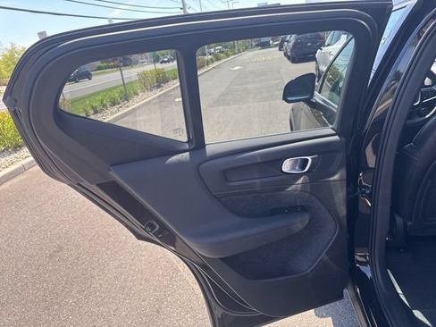 Certified 2025 Volvo XC40 B5 Plus AWD/4WD image 16