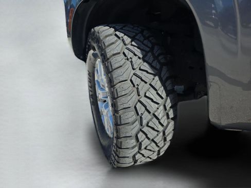 Used 2022 Nissan Frontier SV AWD/4WD image 42