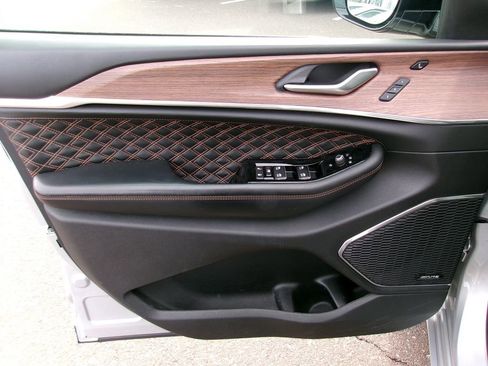 Certified 2023 Jeep Grand Cherokee L Summit w/ Luxury Tech Group V image 7