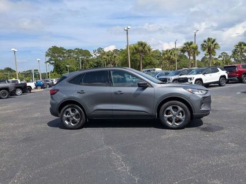 Used 2025 Ford Escape ST-Line AWD/4WD image 2