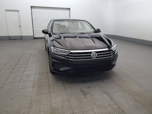 Used 2020 Volkswagen Jetta SE w/ SE Cold Weather Package FWD image 14